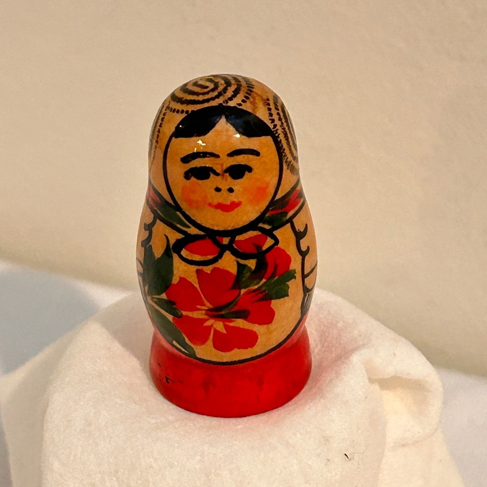 Vtg Matrushka Doll Thimble Handpainted Wood Art Folk Collector Thimble Russia